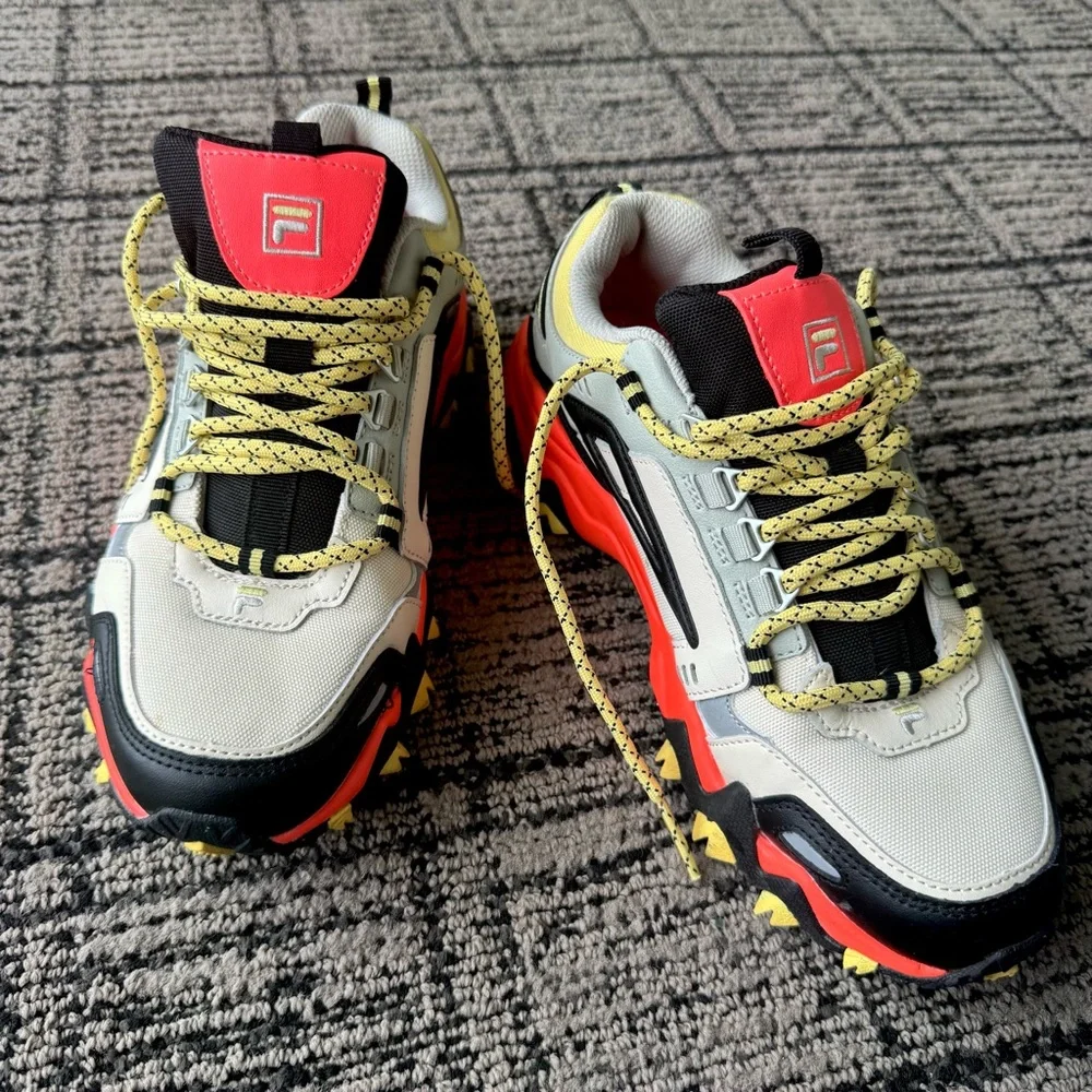 Fila Oakmont TR Trail Sneaker - Picture 3 of 11
